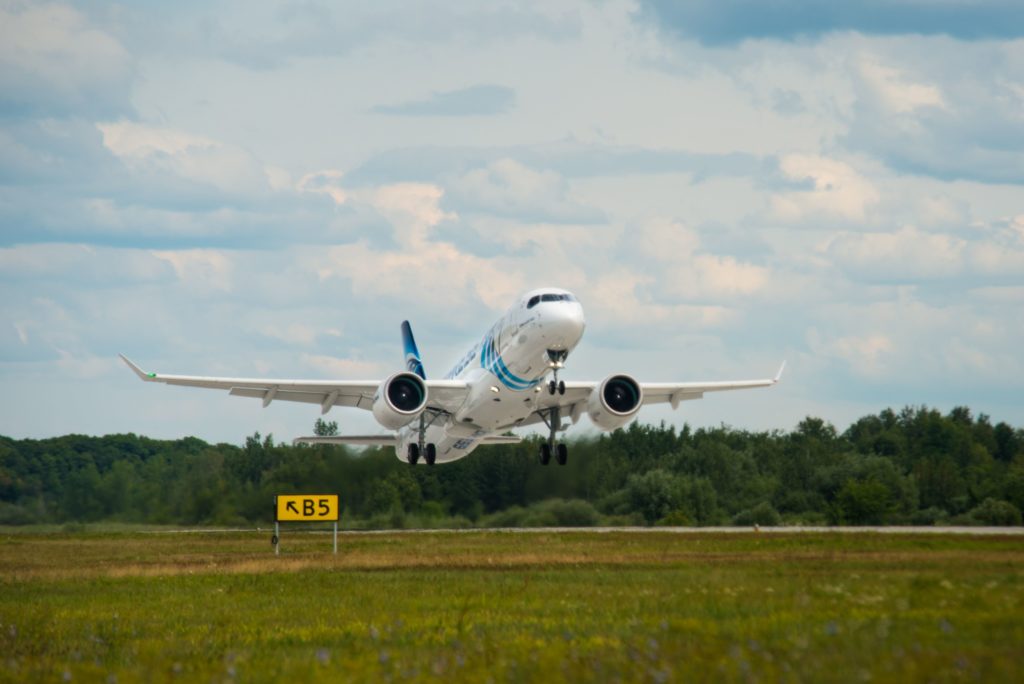 Despegue del primer Airbus A220-300 para EgyptAir.
 Foto: ©Raphael Jolicoeur/Airbus. 