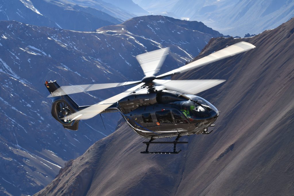Airbus Helicopters H-145 five blades receives type certification by EASA. El Airbus Helicopters H145 cinco palas recibe la certificación de la EASA.