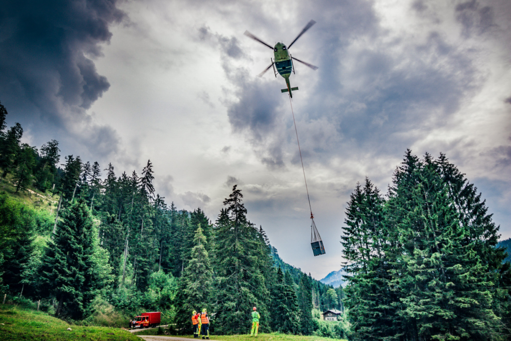 GHS ha participado en unas jornadas de formación para la lucha contra incendios forestales en Chiemgau y Traunstein. Bell 412