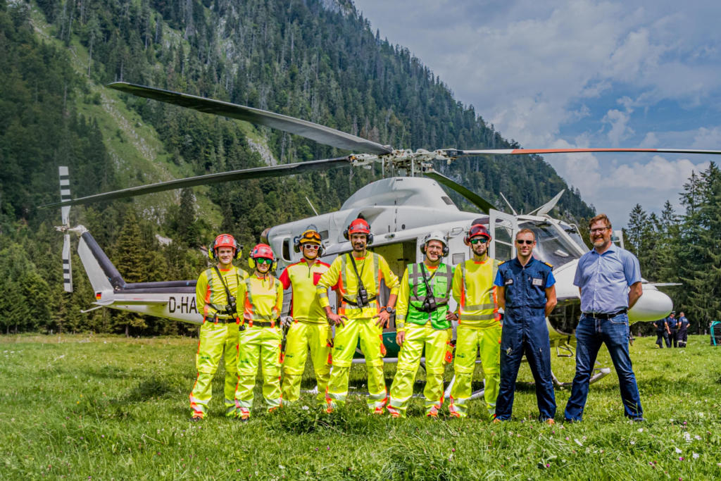 GHS ha participado en unas jornadas de formación para la lucha contra incendios forestales en Chiemgau y Traunstein. Bell 412
