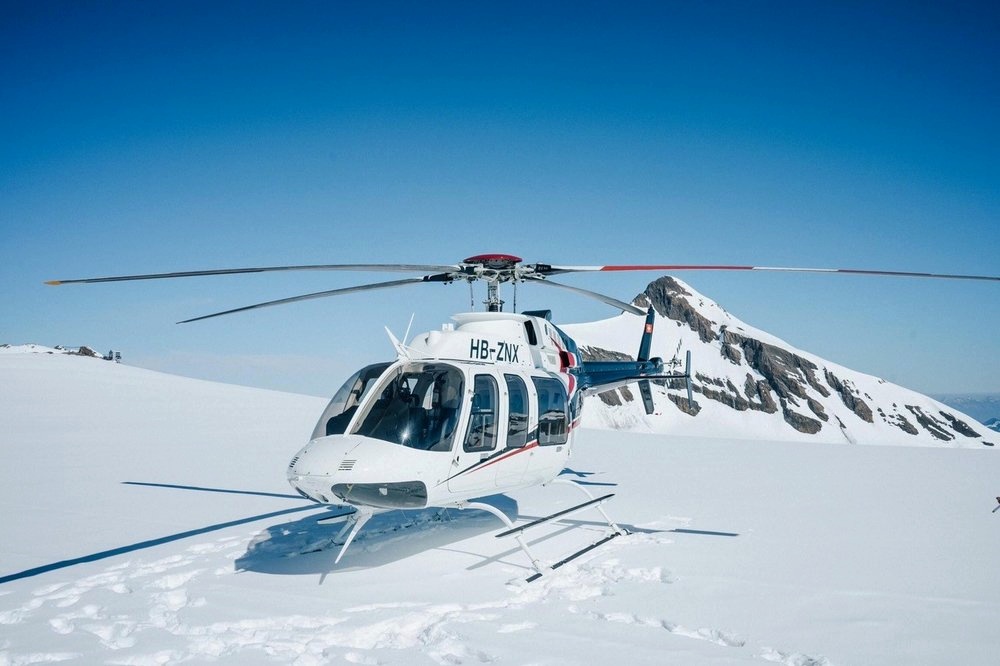 El Bell 407 GXi, un helicóptero fiable y versátil en Suiza