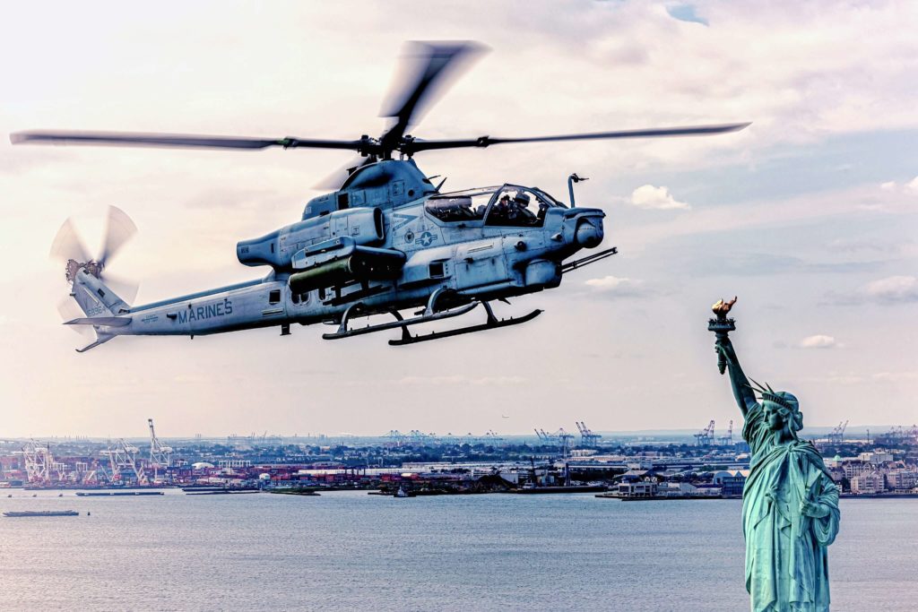 Los helicópteros Bell H-1 permiten a los Marines volar en los entornos más austeros