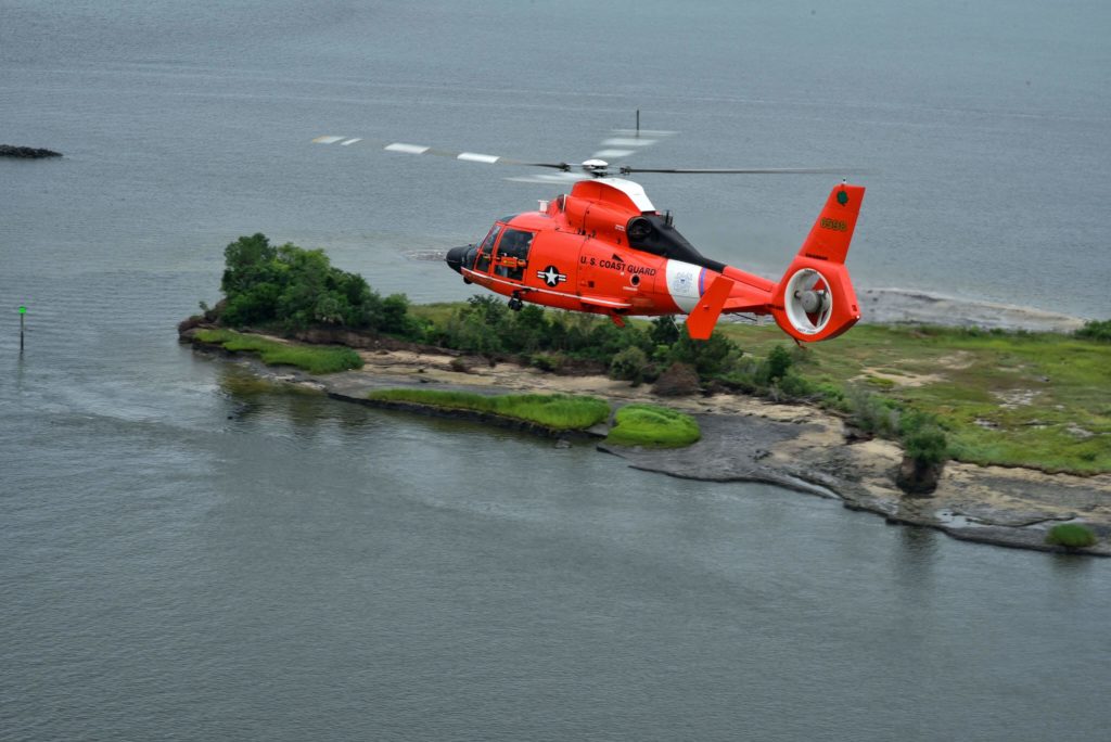 Coast Guard rescue 2 from water in Sapelo Sound