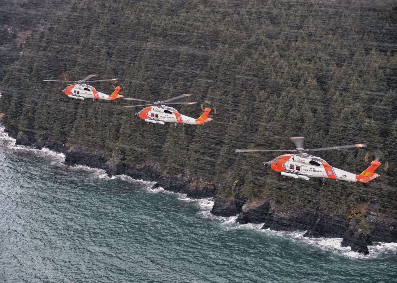 Coast Guard MH-60T crew rescue 3 from Copper River, Alaska