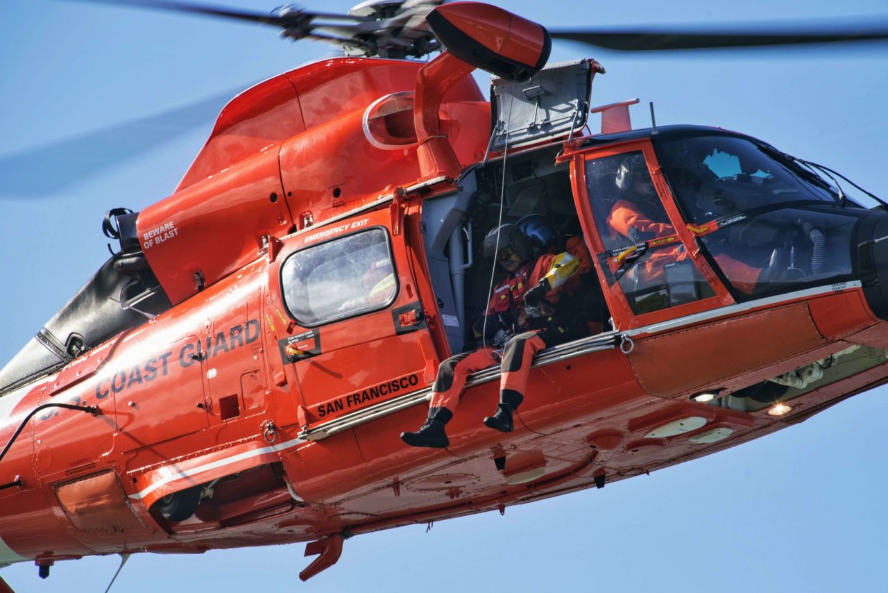 Coast Guard rescue 4 people and 2 dogs near Point San Pablo