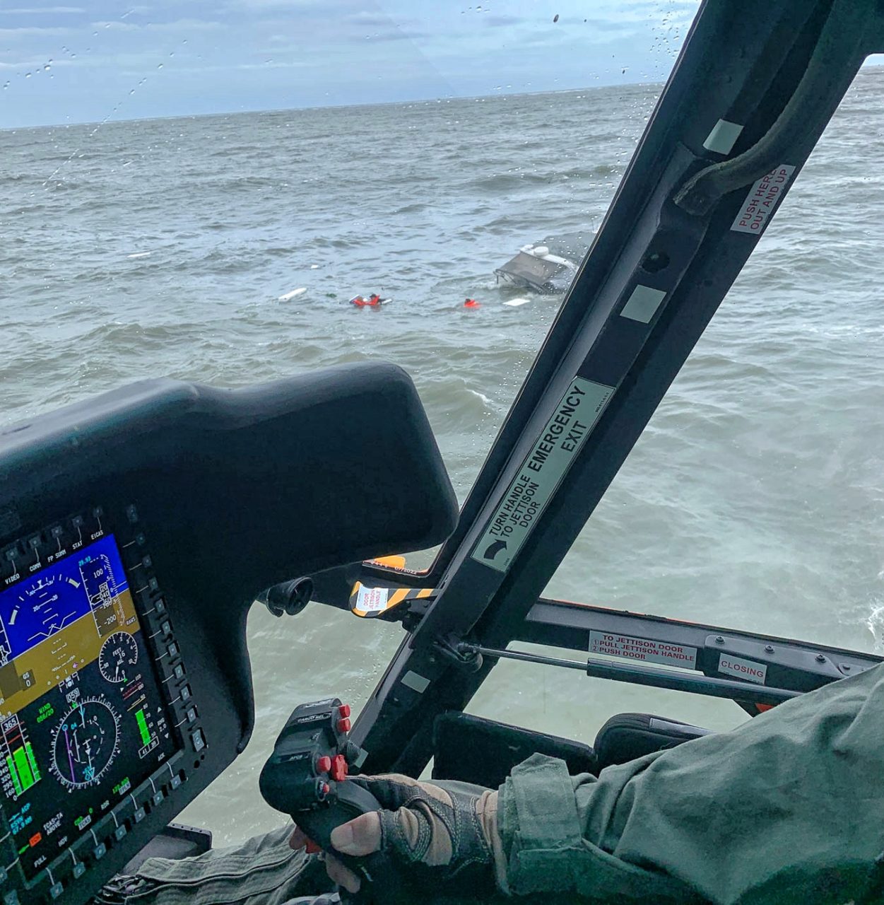 Coast Guard MH-65E crew rescue 3 sailors from near Kiawah Island